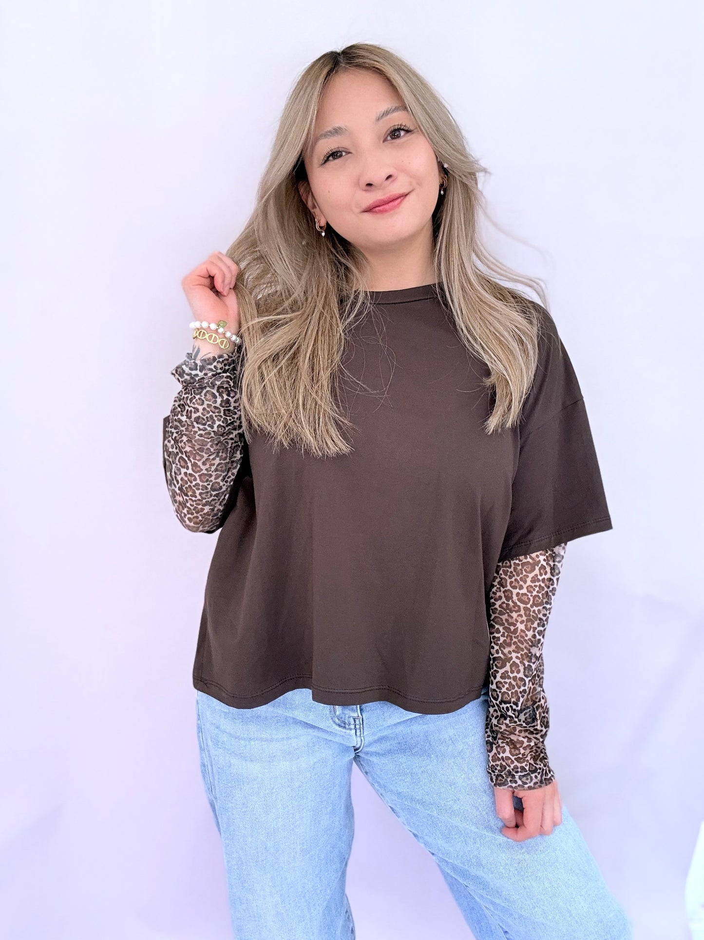 Shirt mir Leo Ärmeln