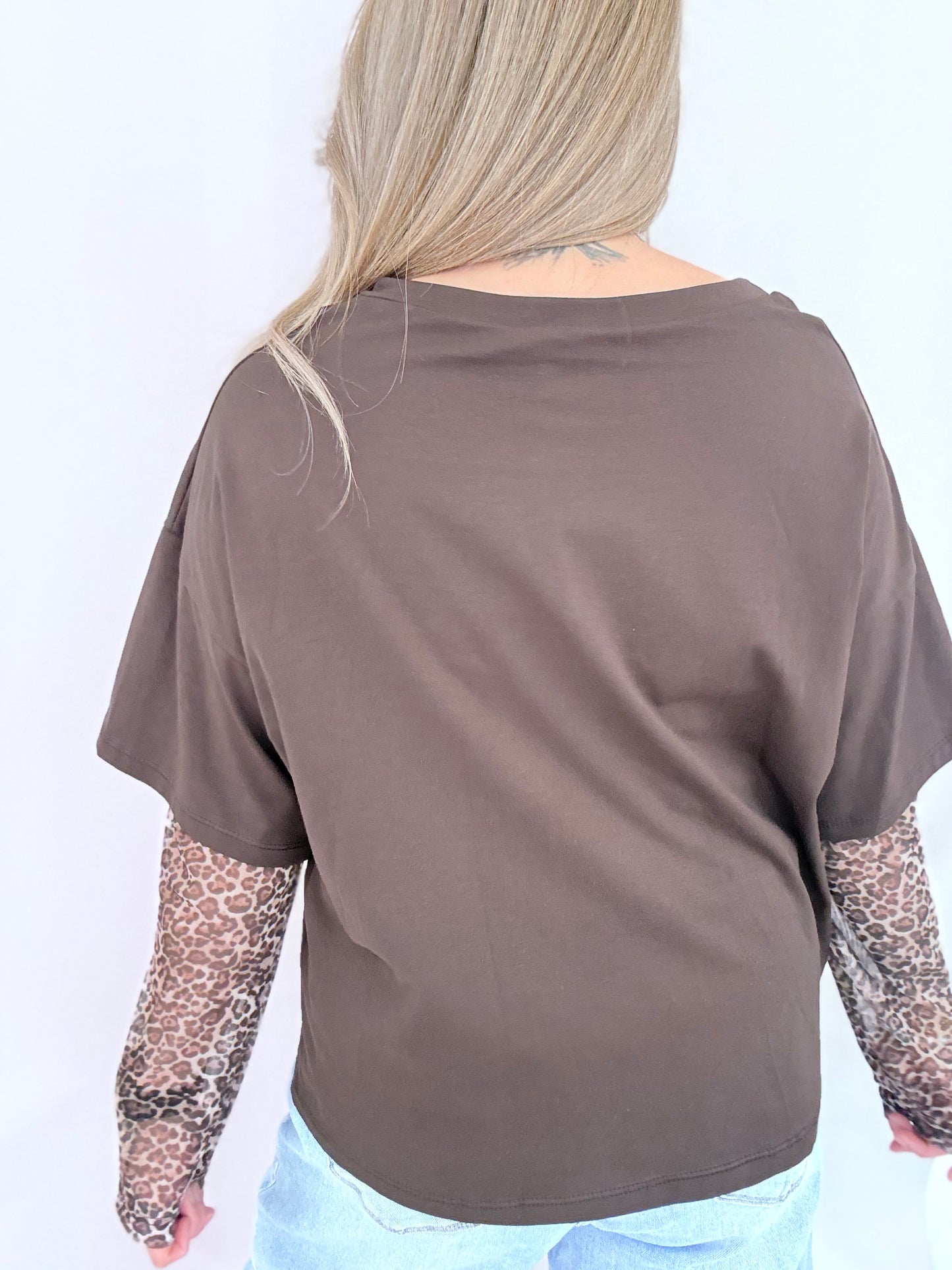 Shirt mir Leo Ärmeln